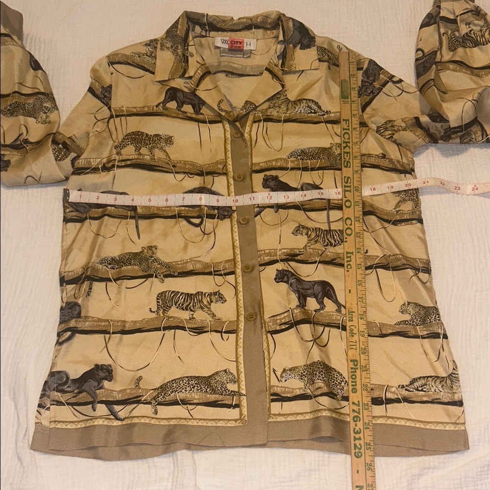 VTG Women’s Animal Print Blouse Size 8 Tan Long Sleeve Panther Cheetah Silk - Picture 12 of 16